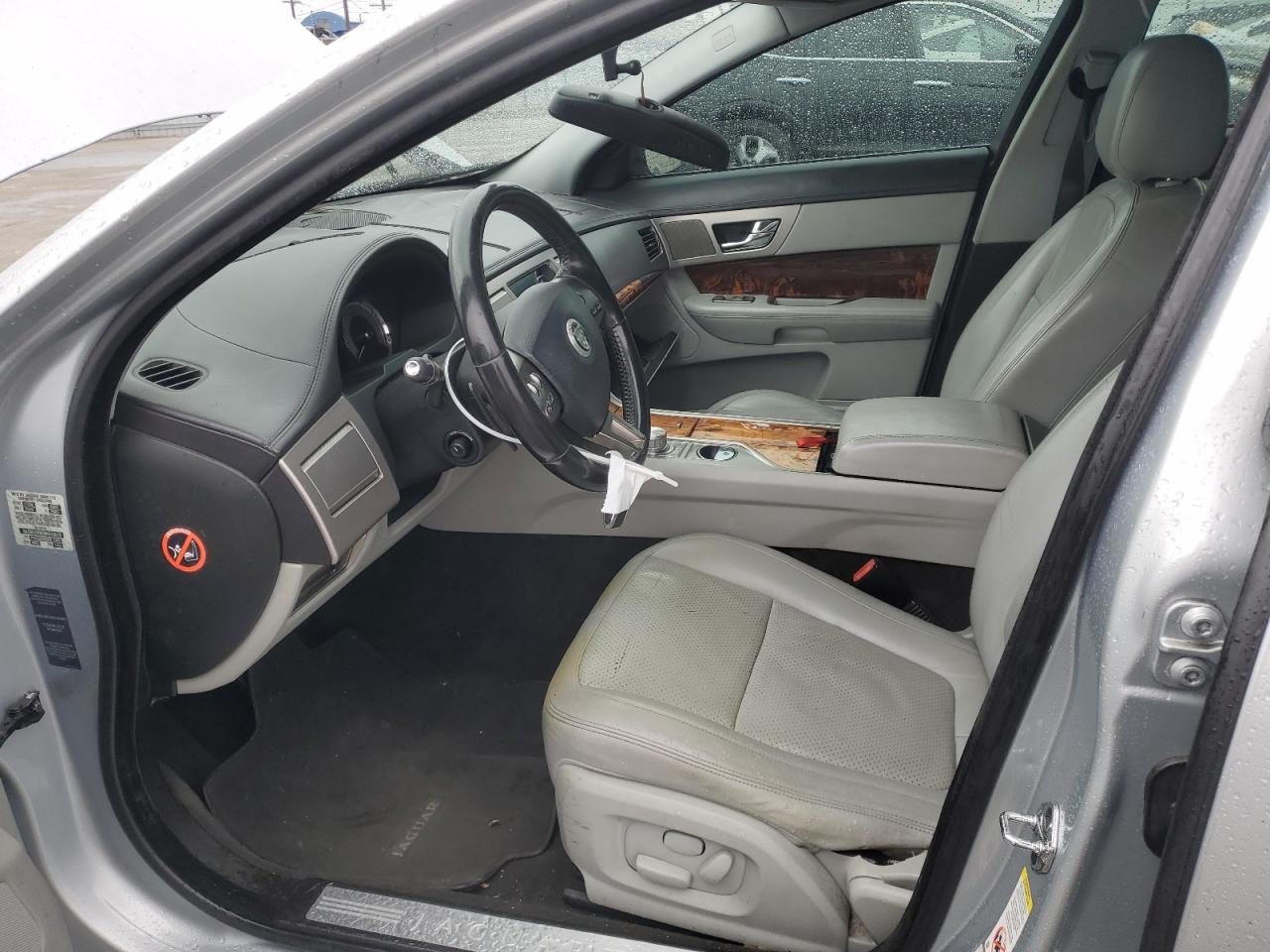 2009 Jaguar XF - Image 7
