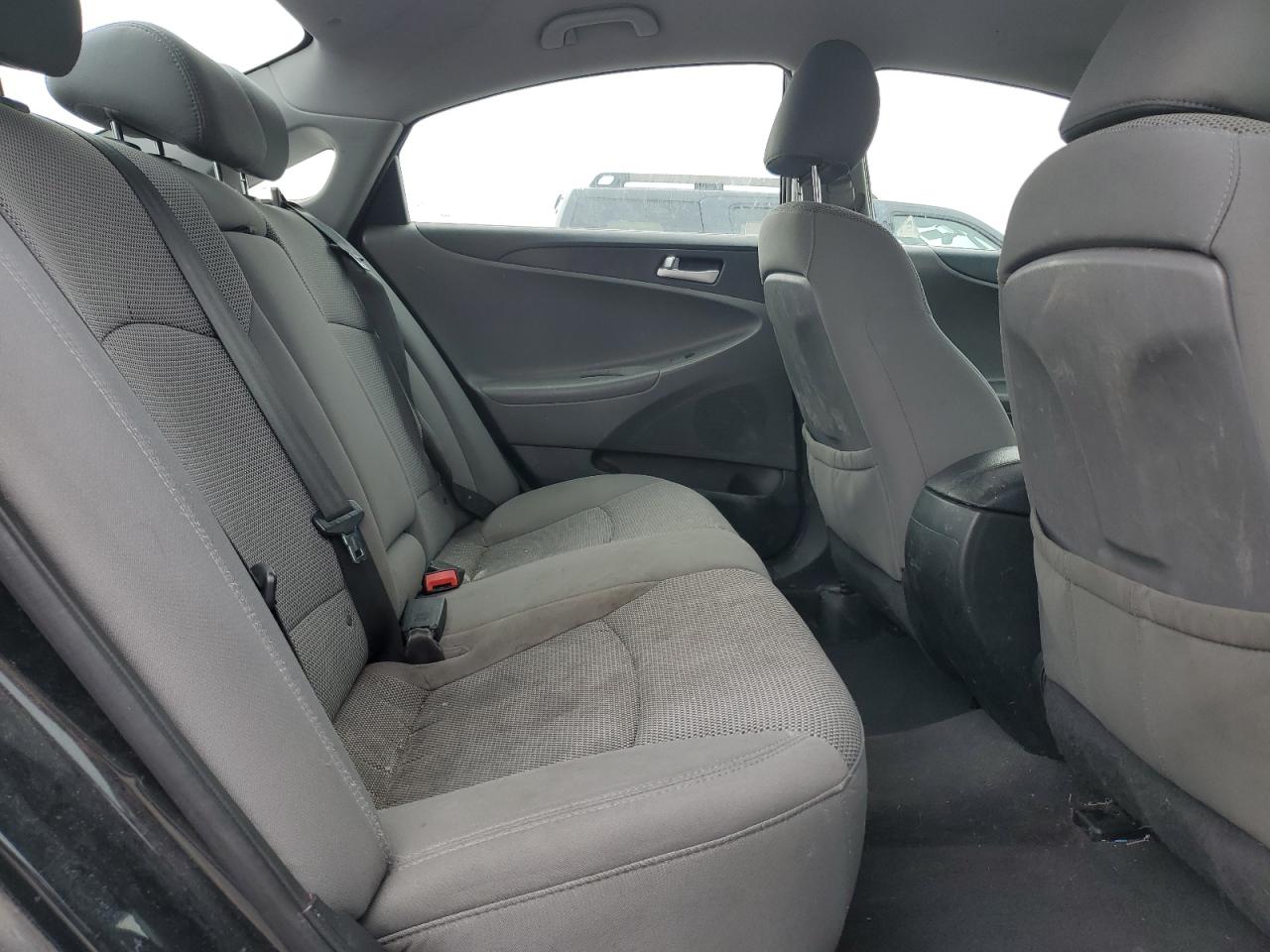 2013 Hyundai Sonata - Image 10
