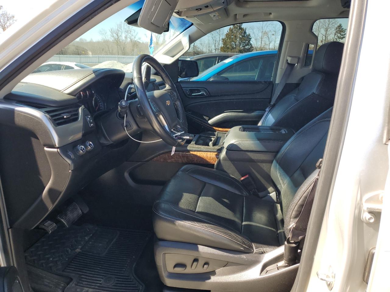 2015 Chevrolet Suburban - Image 7