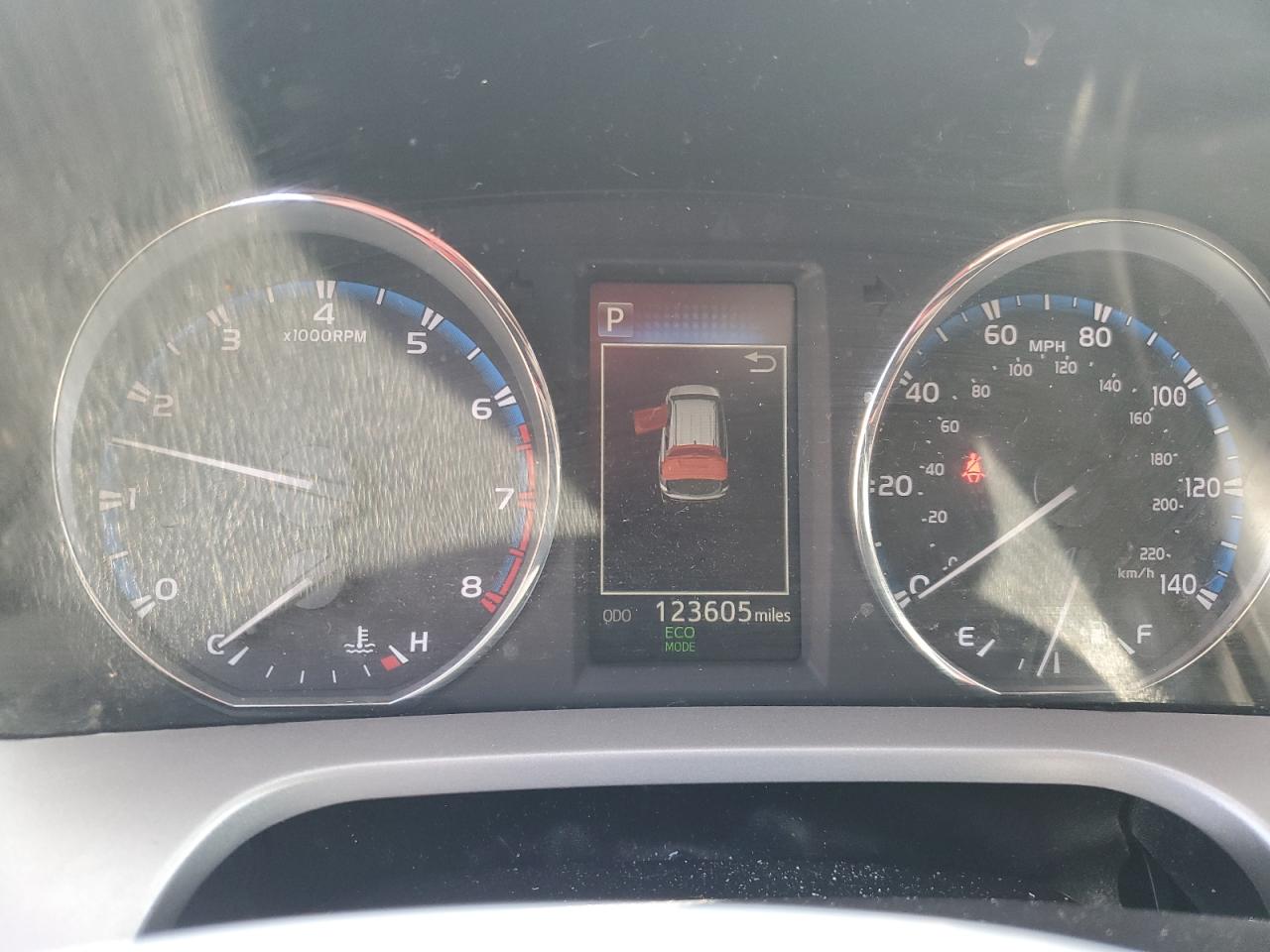 2016 Toyota RAV 4 - Image 9