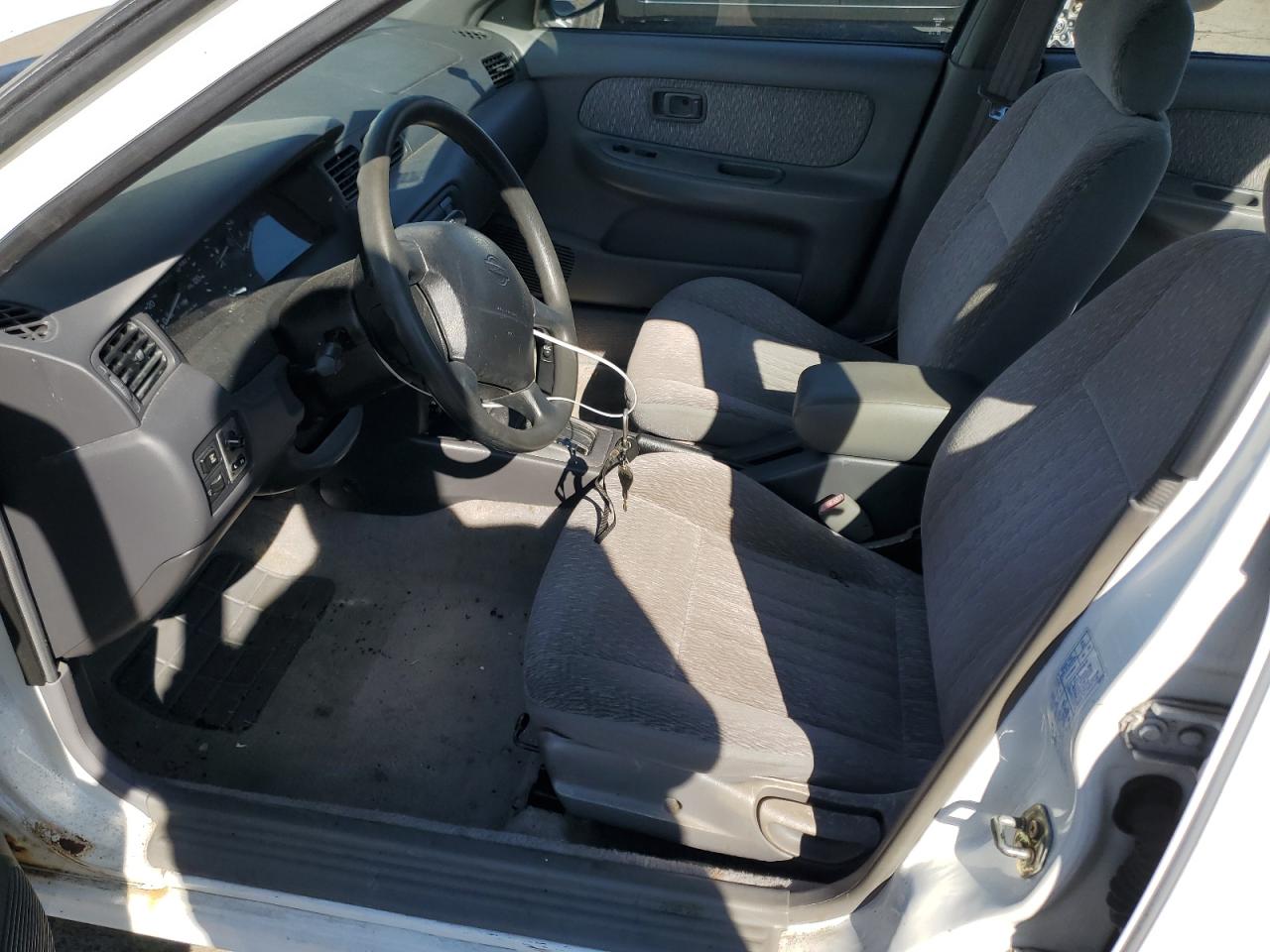 1998 Nissan Sentra - Image 7