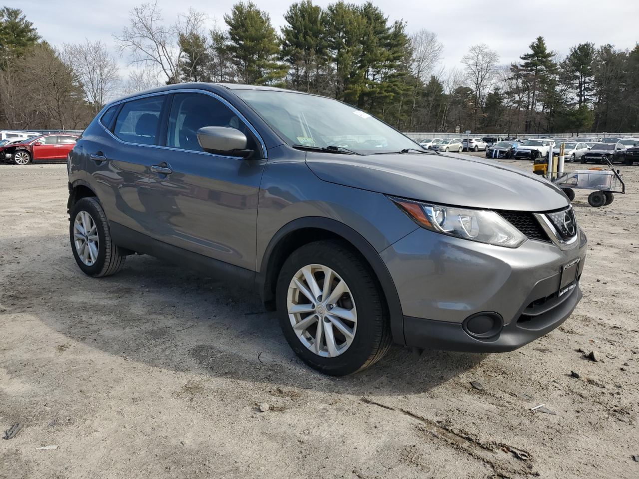 2018 Nissan Rogue - Image 4