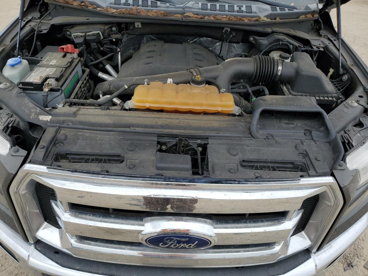 2015 Ford F-150 - Image 13