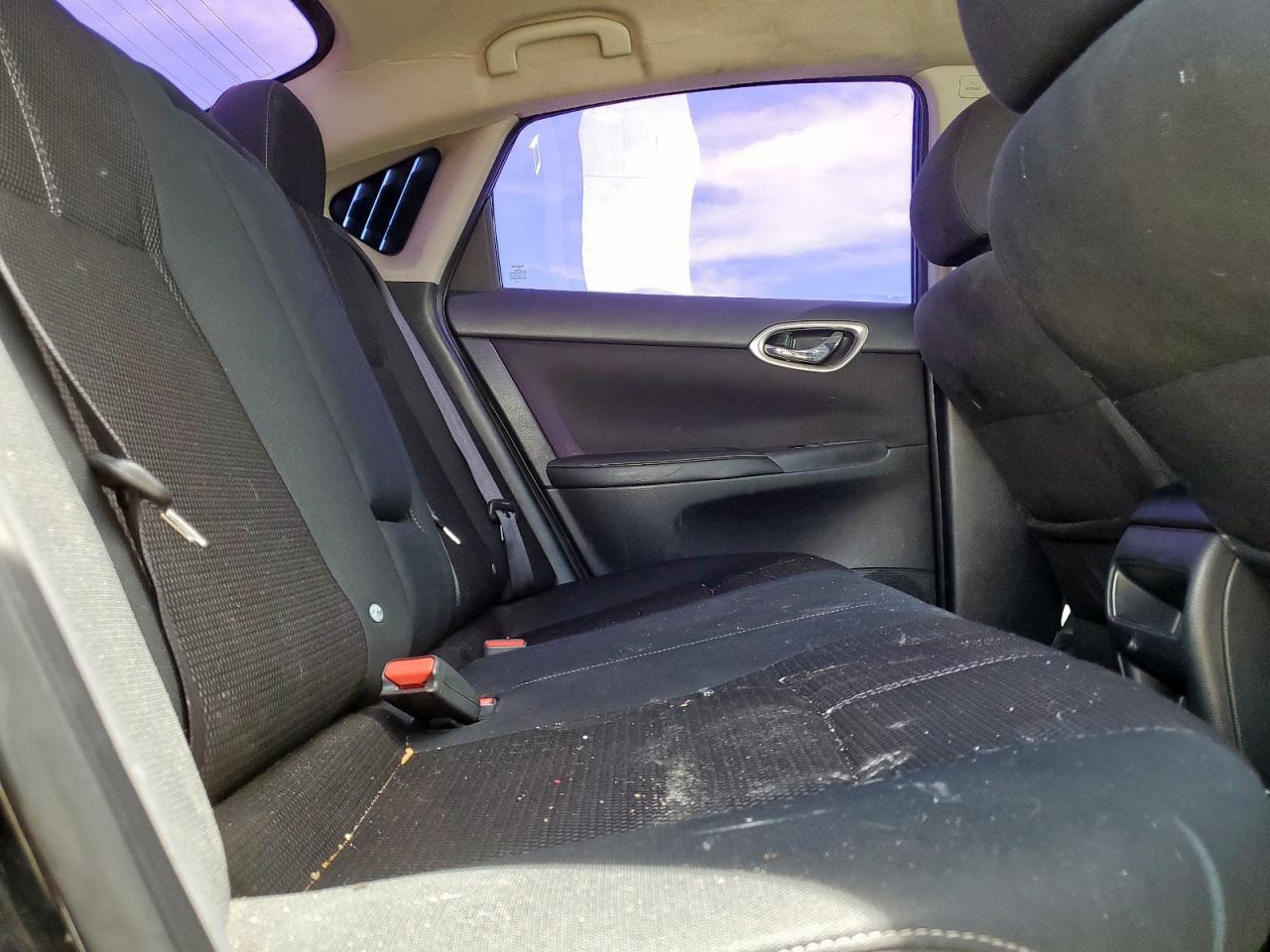 2015 Nissan Sentra - Image 10