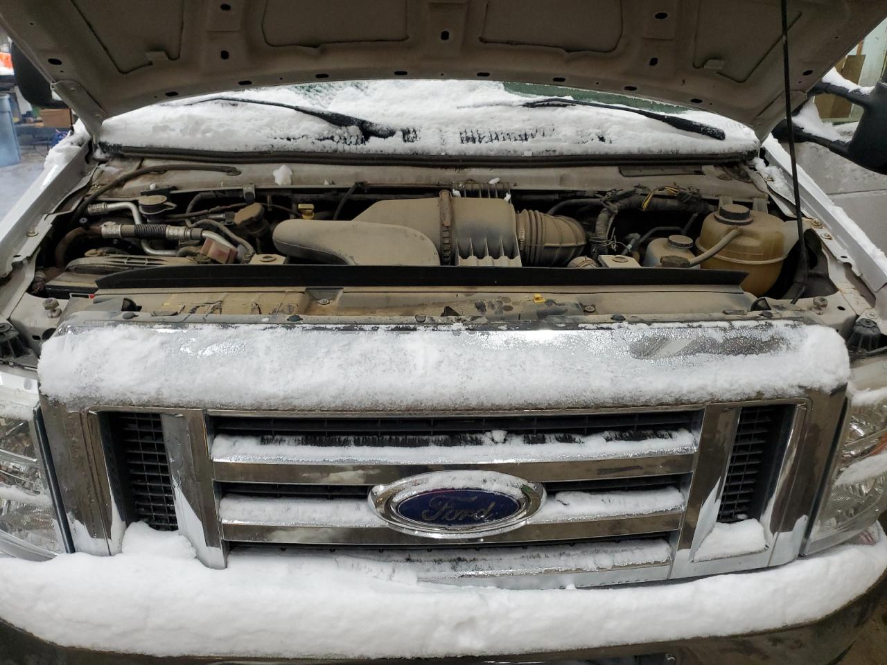 2014 Ford Econoline - Image 11