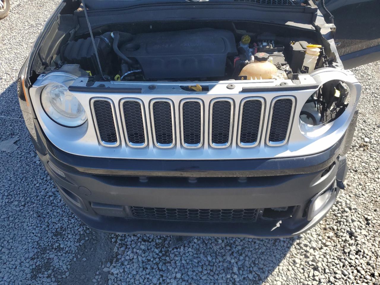 2015 Jeep Renegade - Image 12