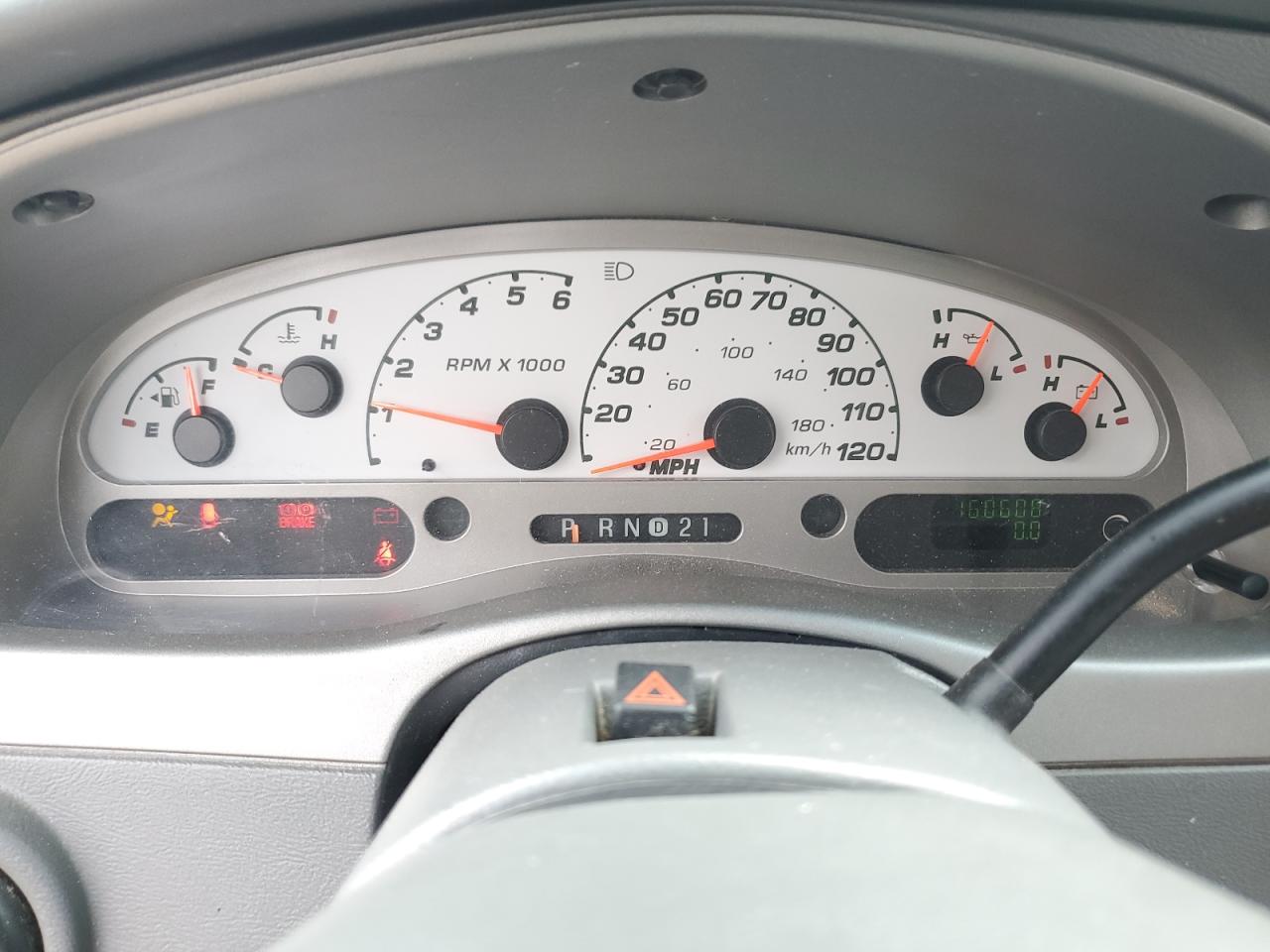 2004 Ford Explorer - Image 9