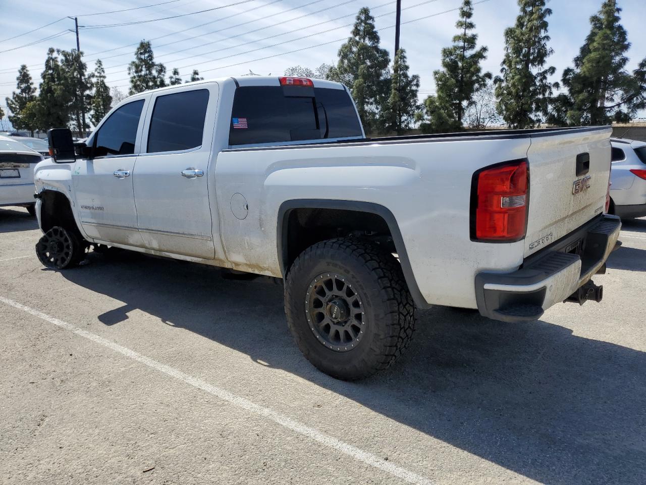 2015 GMC Sierra - Image 2