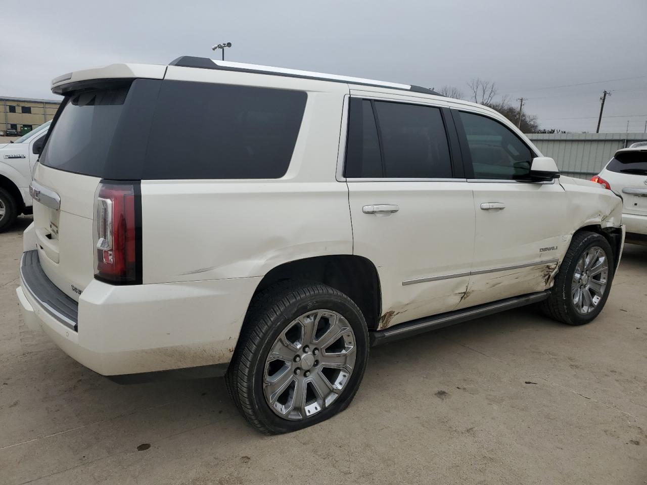 2015 GMC Yukon - Image 3