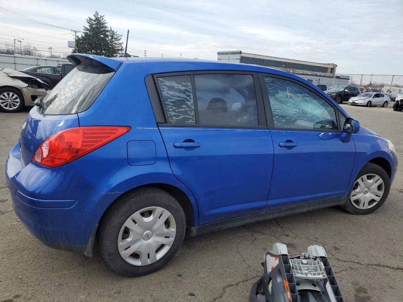 2010 Nissan Versa - Image 3