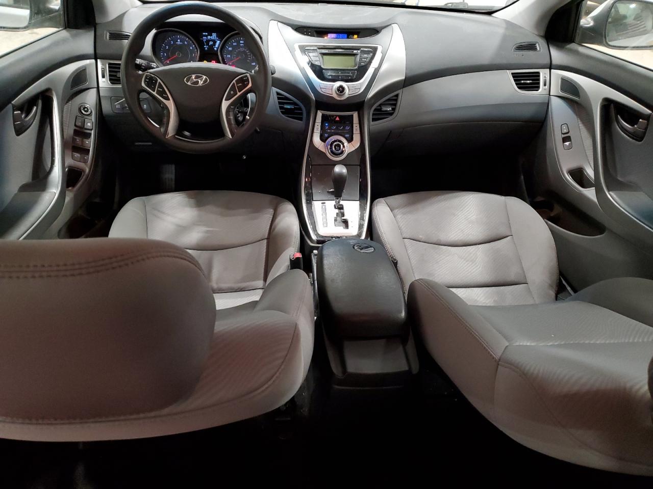 2012 Hyundai Elantra - Image 8