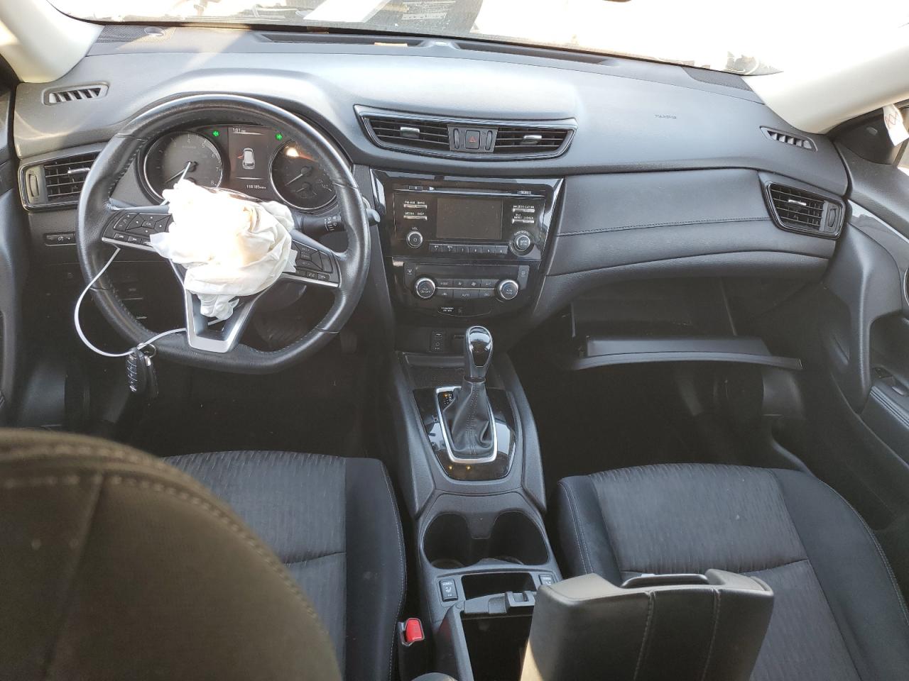 2017 Nissan Rogue - Image 8