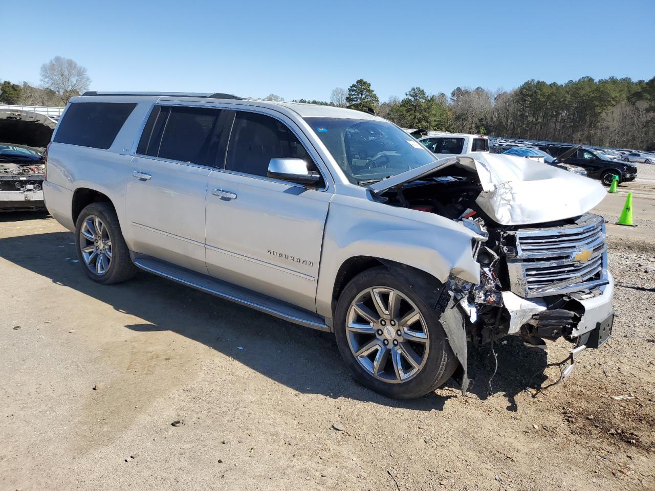 2015 Chevrolet Suburban - Image 4