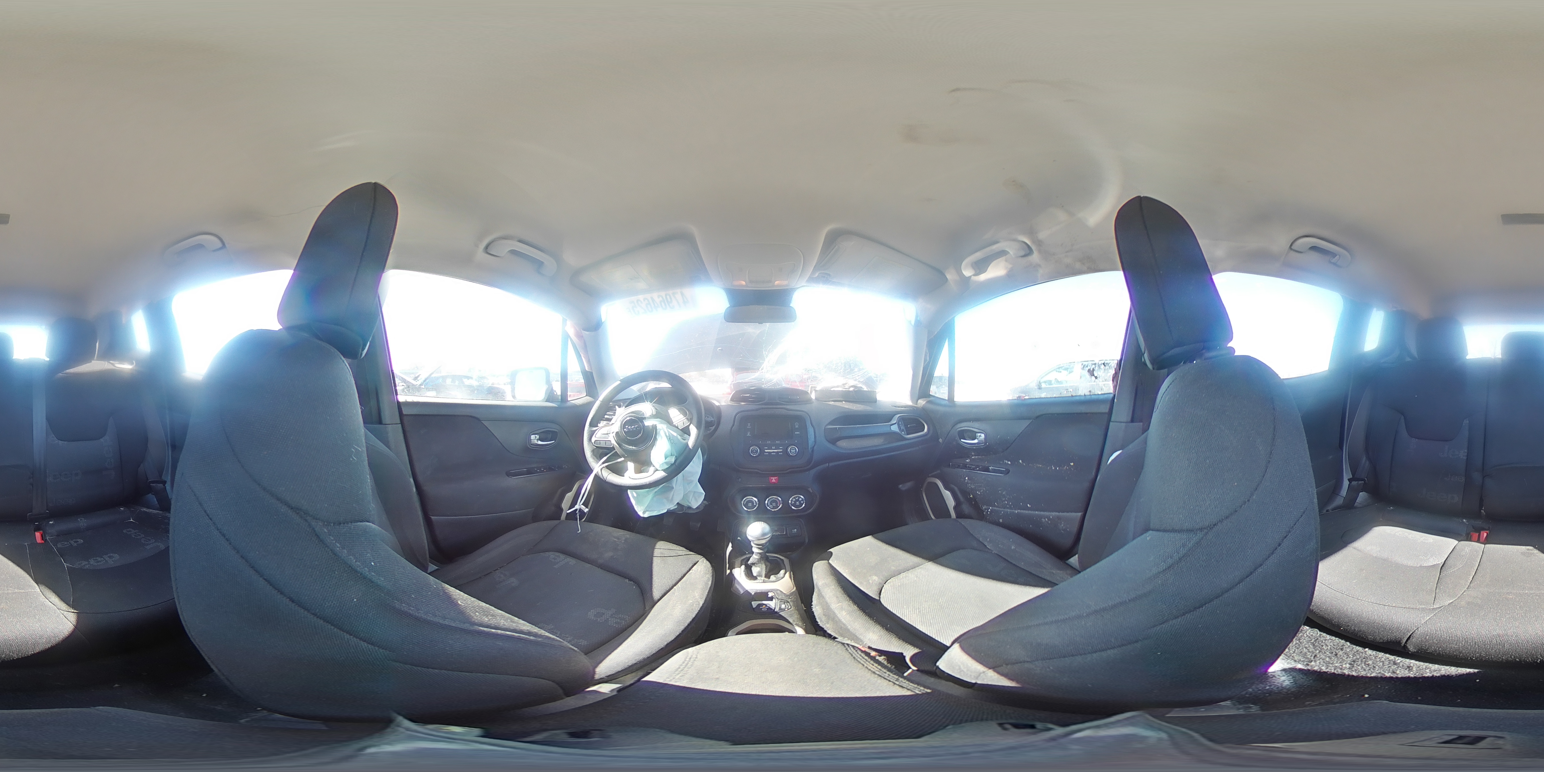 2017 Jeep Renegade - Image 13