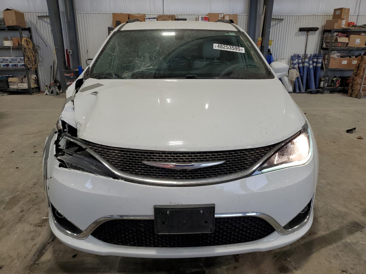 2017 Chrysler Pacifica - Image 5