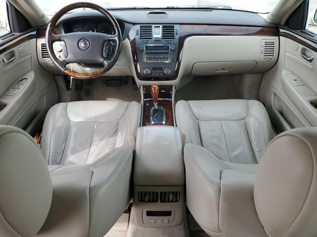 2009 Cadillac DTS - Image 8