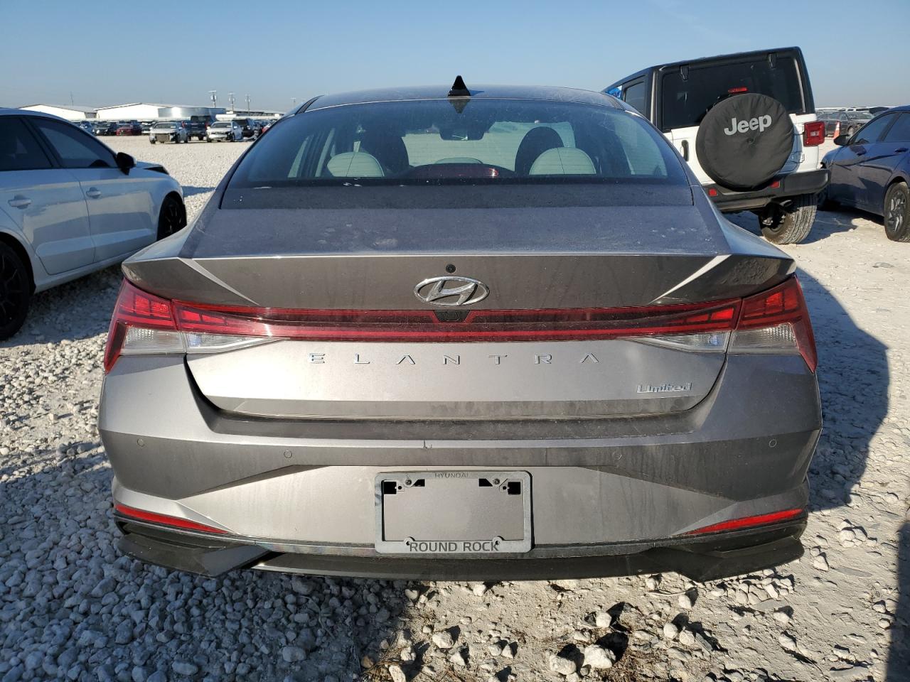 2022 Hyundai Elantra - Image 6