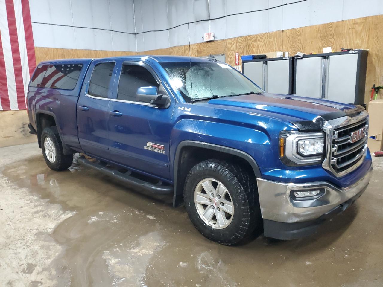 2017 GMC Sierra - Image 4