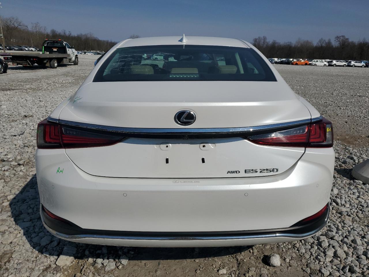 2021 Lexus ES - Image 6