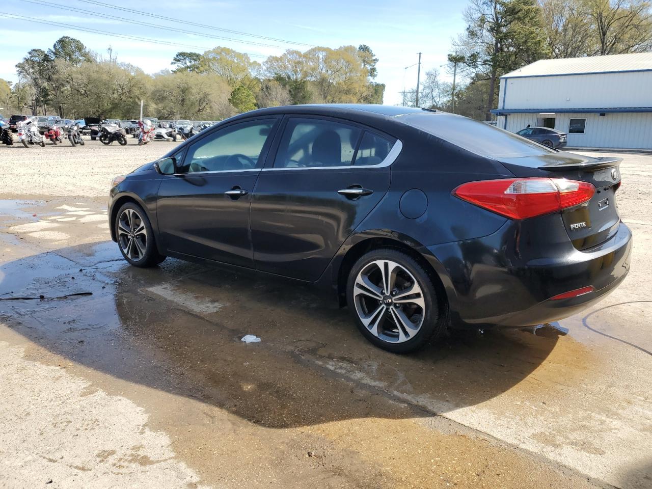 2016 Kia Forte - Image 2
