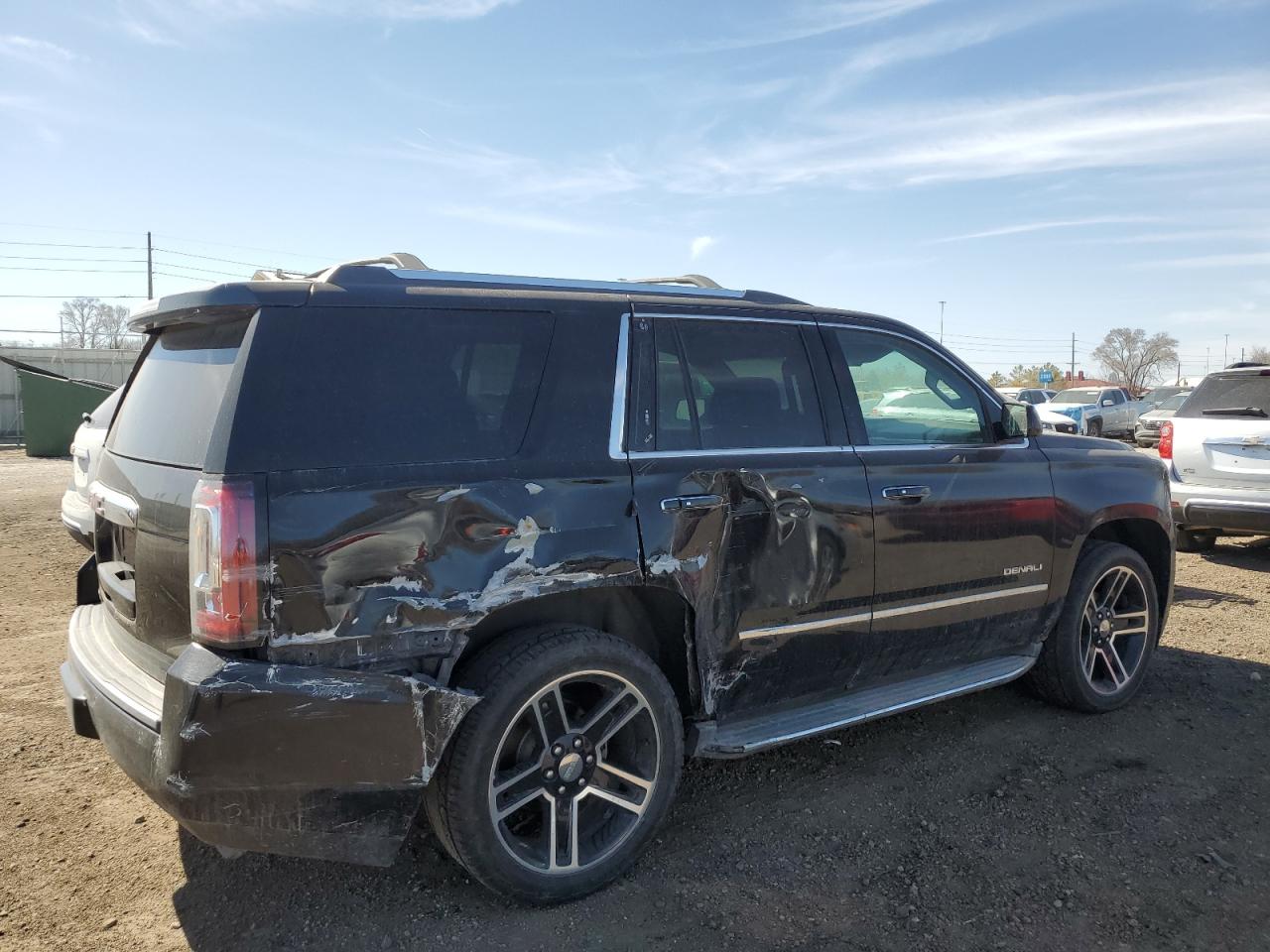 2015 GMC Yukon - Image 3