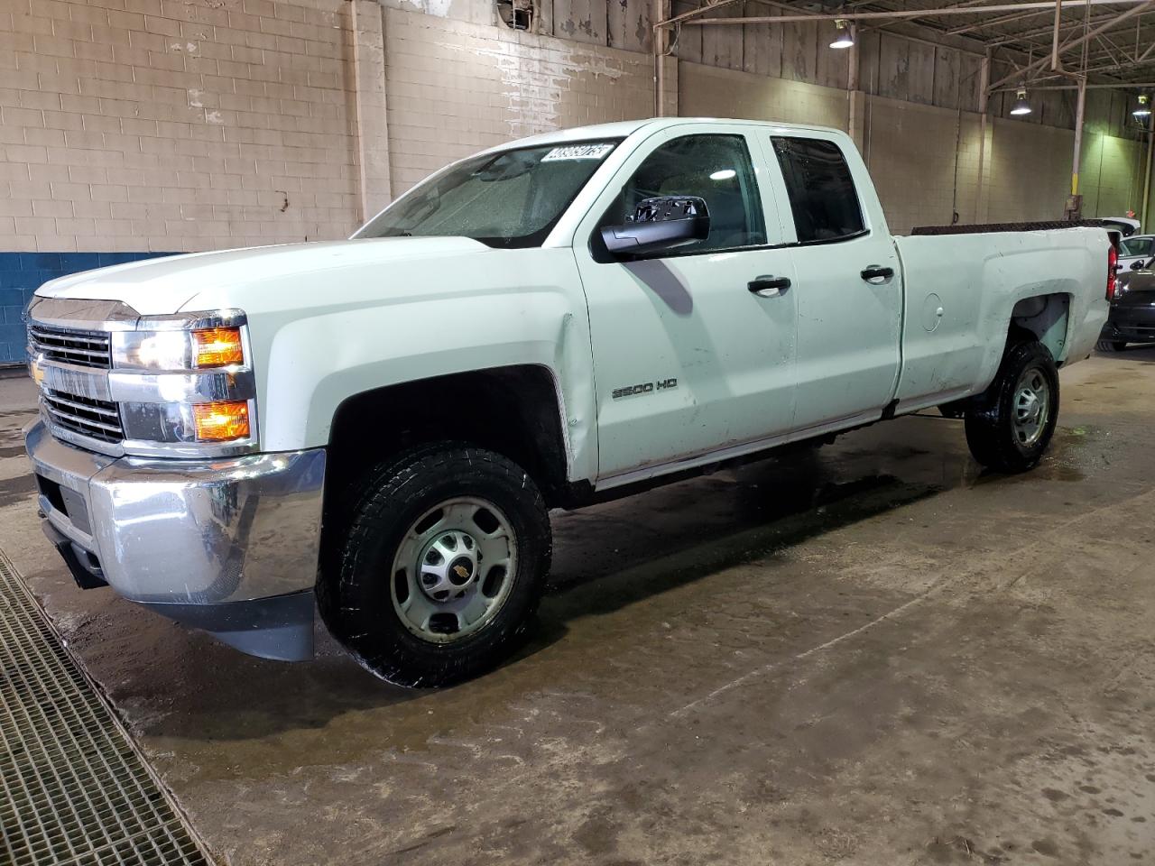 2017 Chevrolet Silverado C2500 Heavy Duty for Sale in Woodhaven, MI - Side