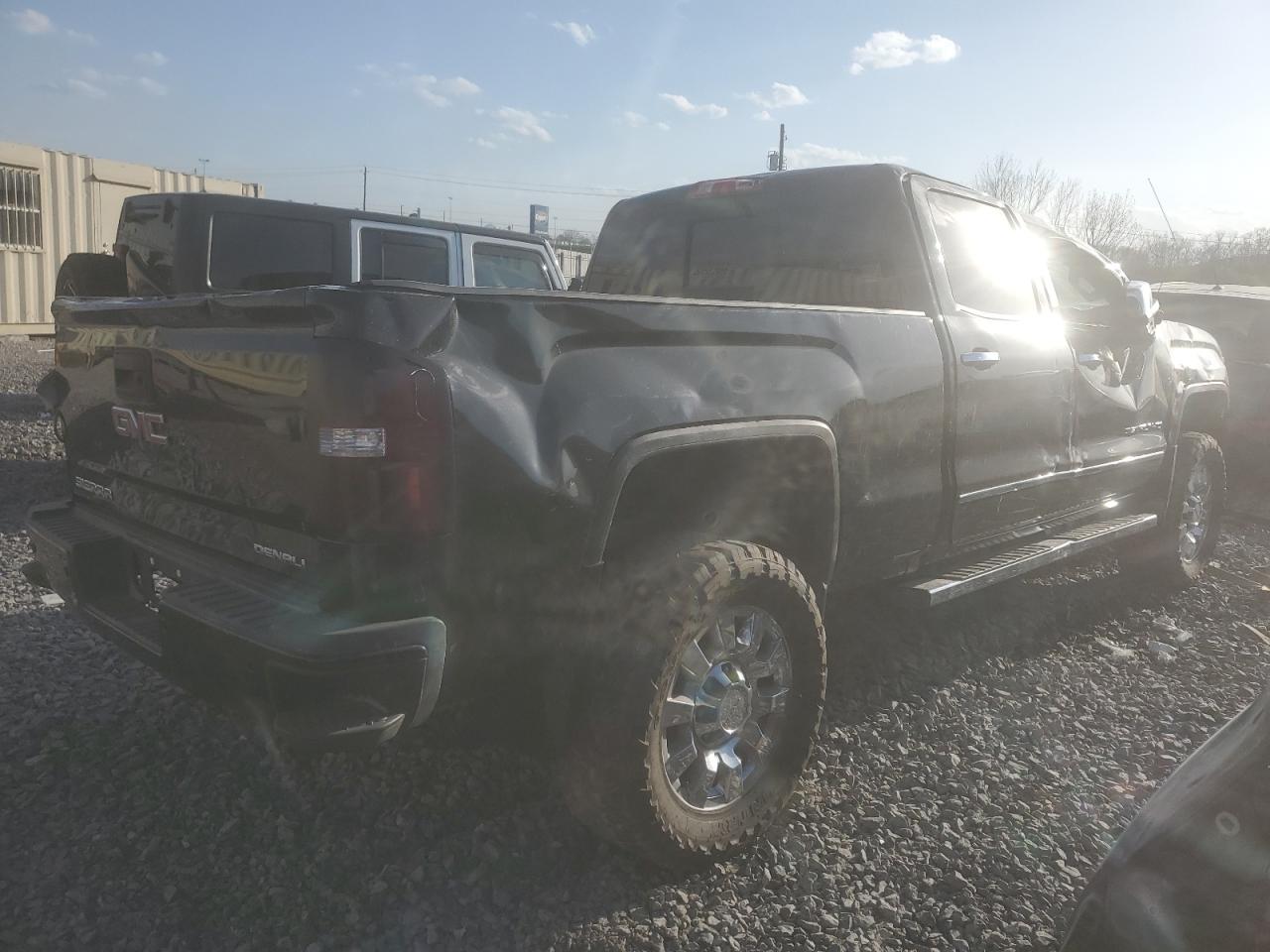 2017 GMC Sierra - Image 3