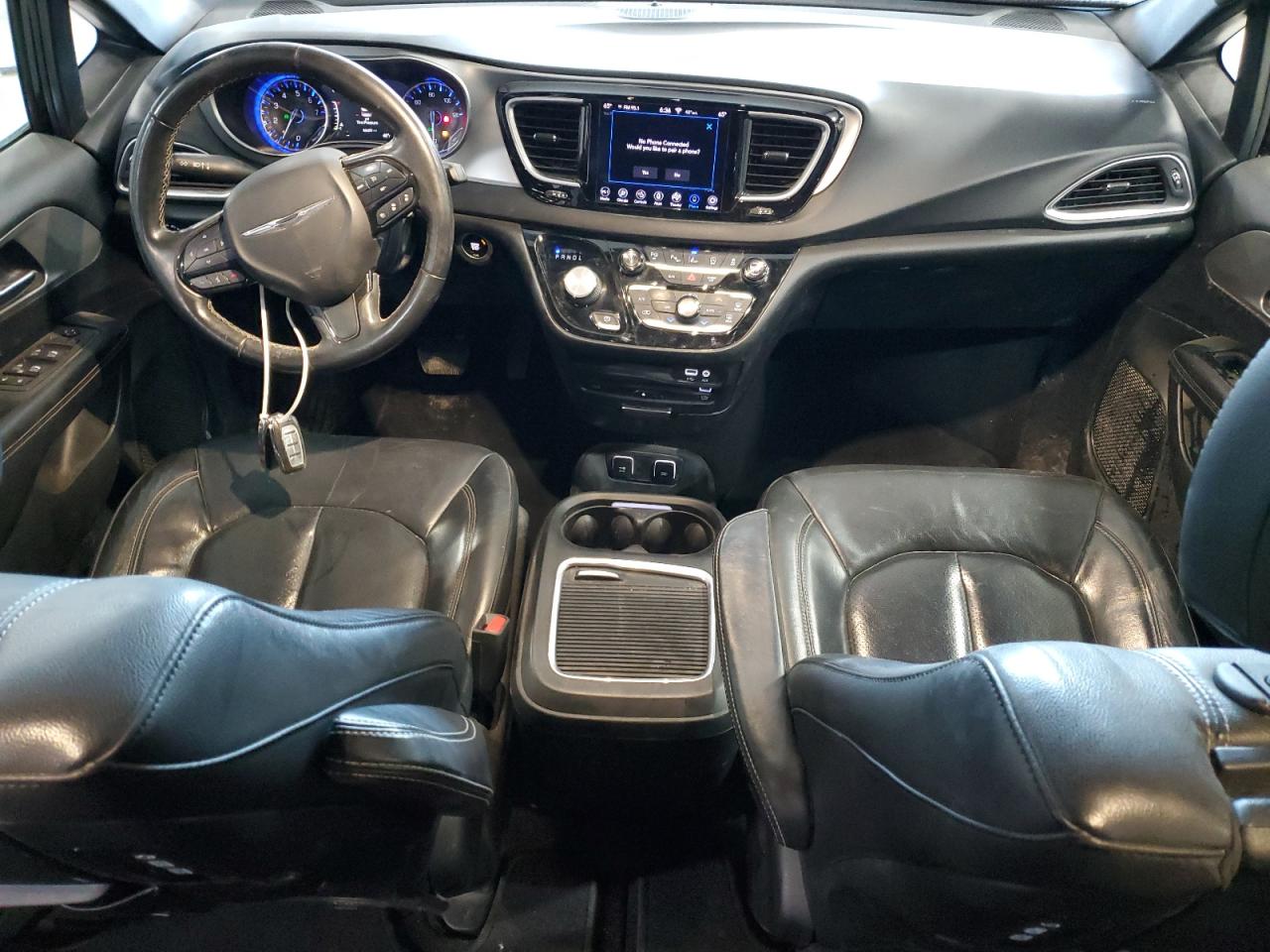 2019 Chrysler Pacifica - Image 8