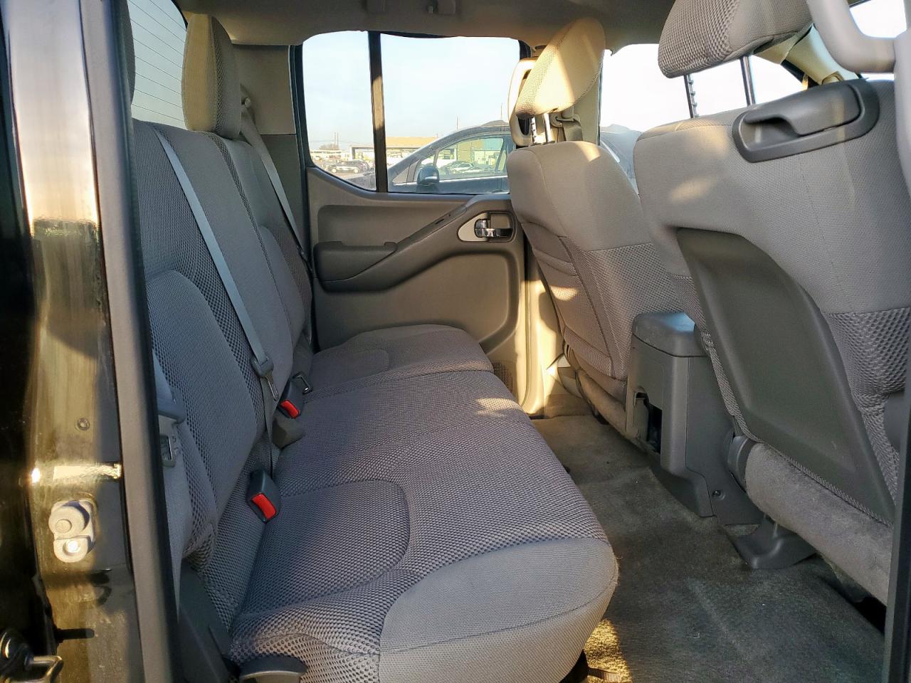 2012 Nissan Navara (Frontier) - Image 10