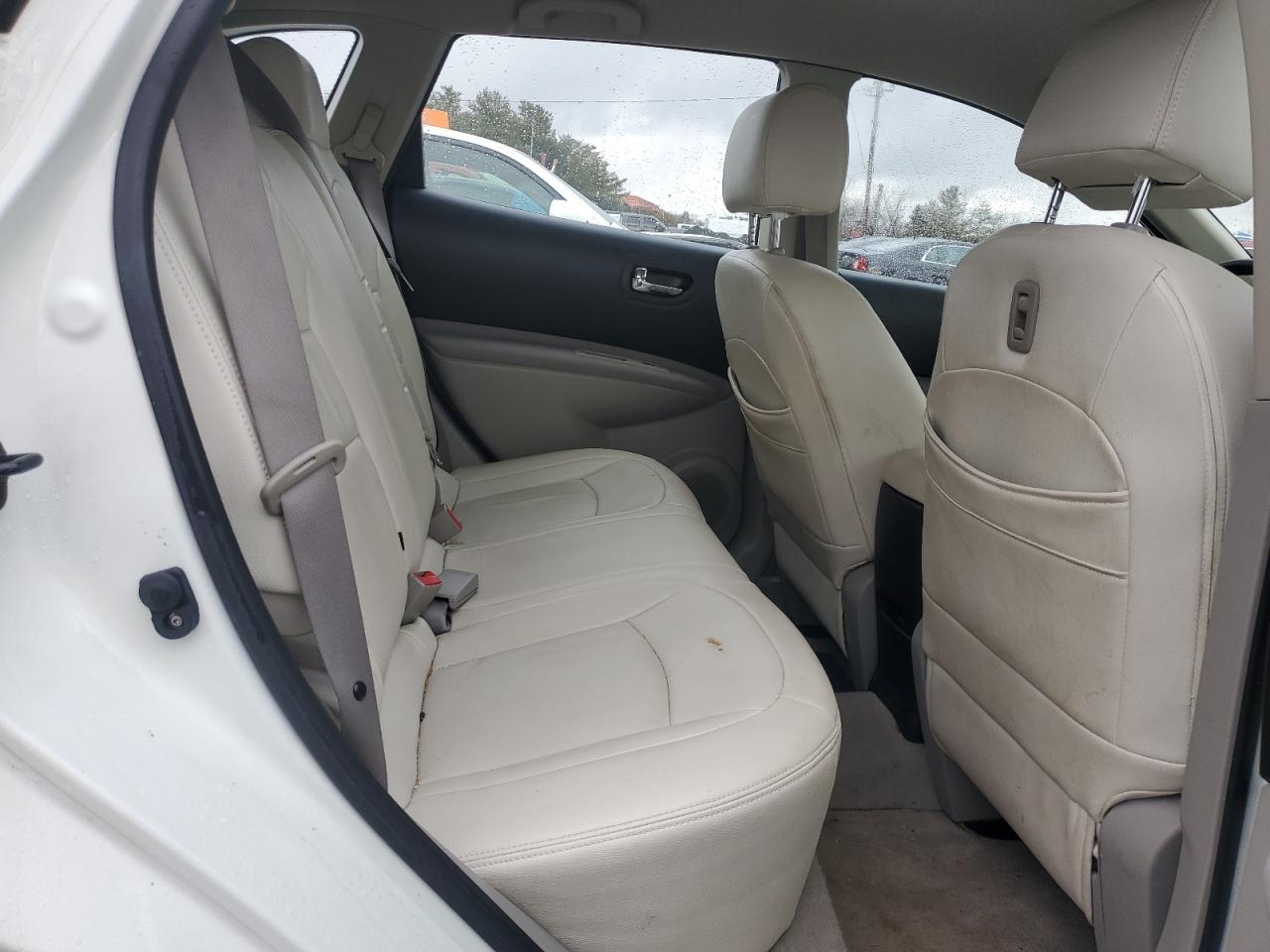 2014 Nissan Rogue - Image 11