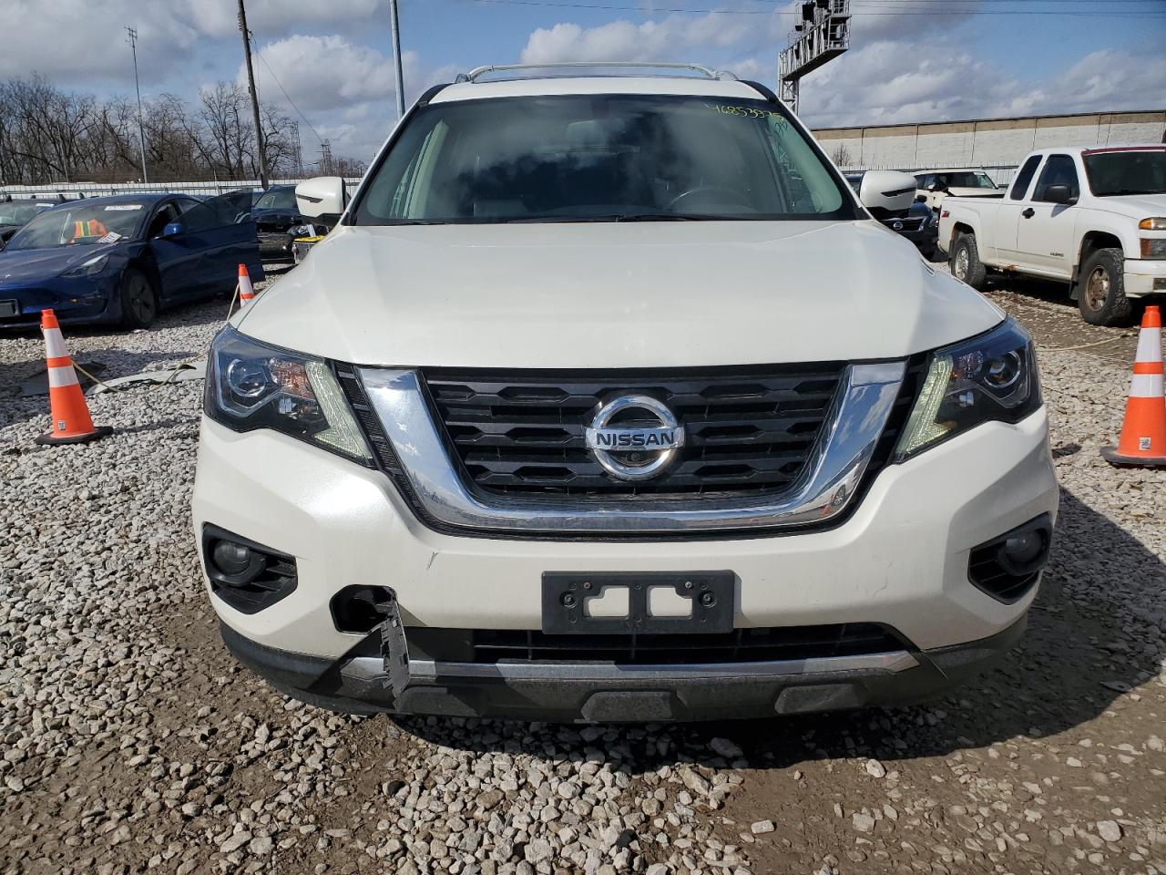 2018 Nissan Pathfinder - Image 5