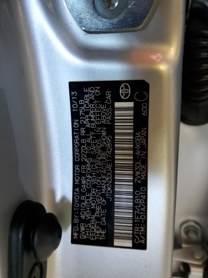 2014 Toyota Prius - Image 13