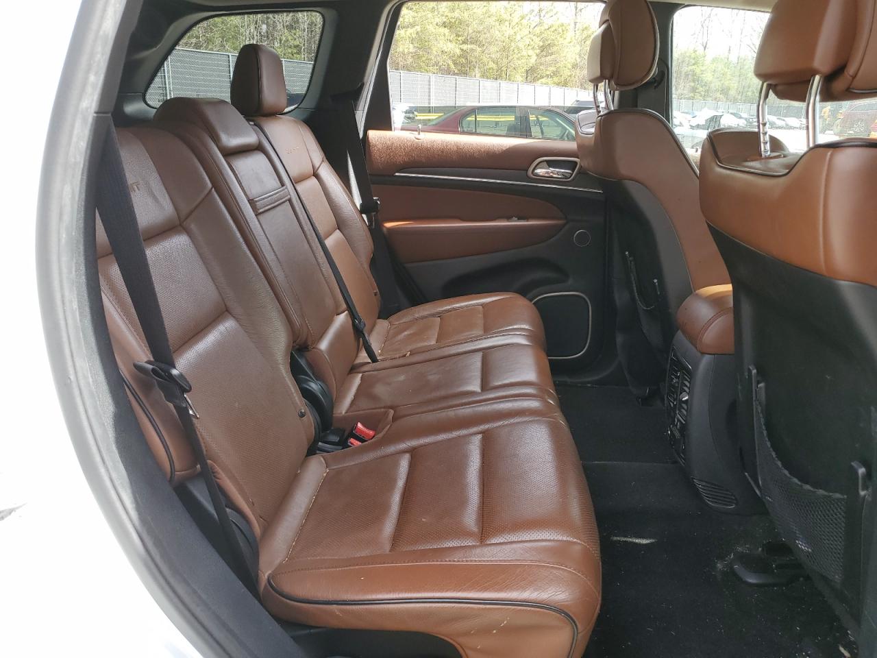 2015 Jeep Grand Cherokee - Image 11