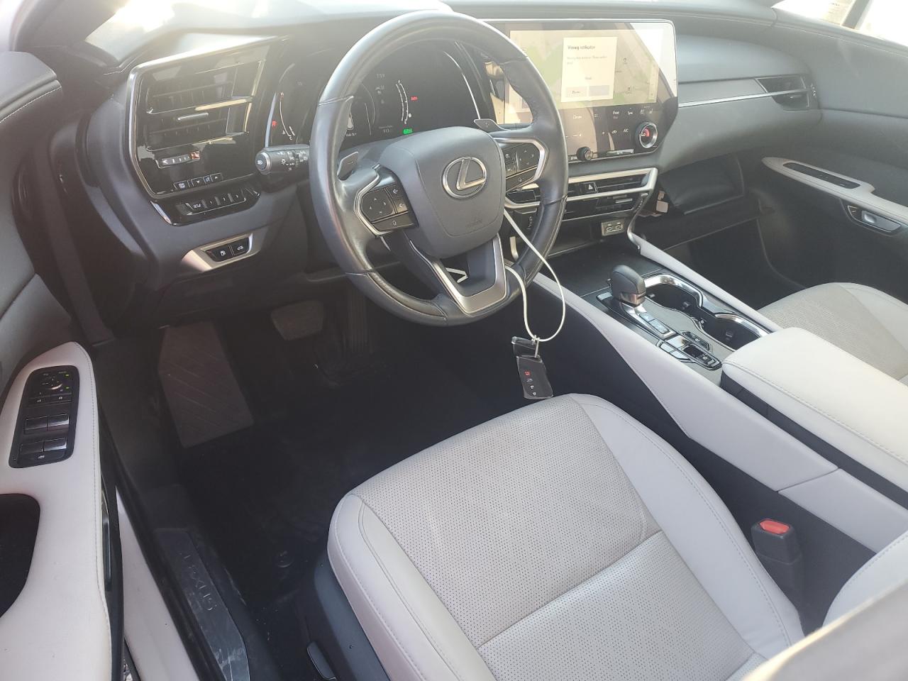 2024 Lexus RX - Image 8