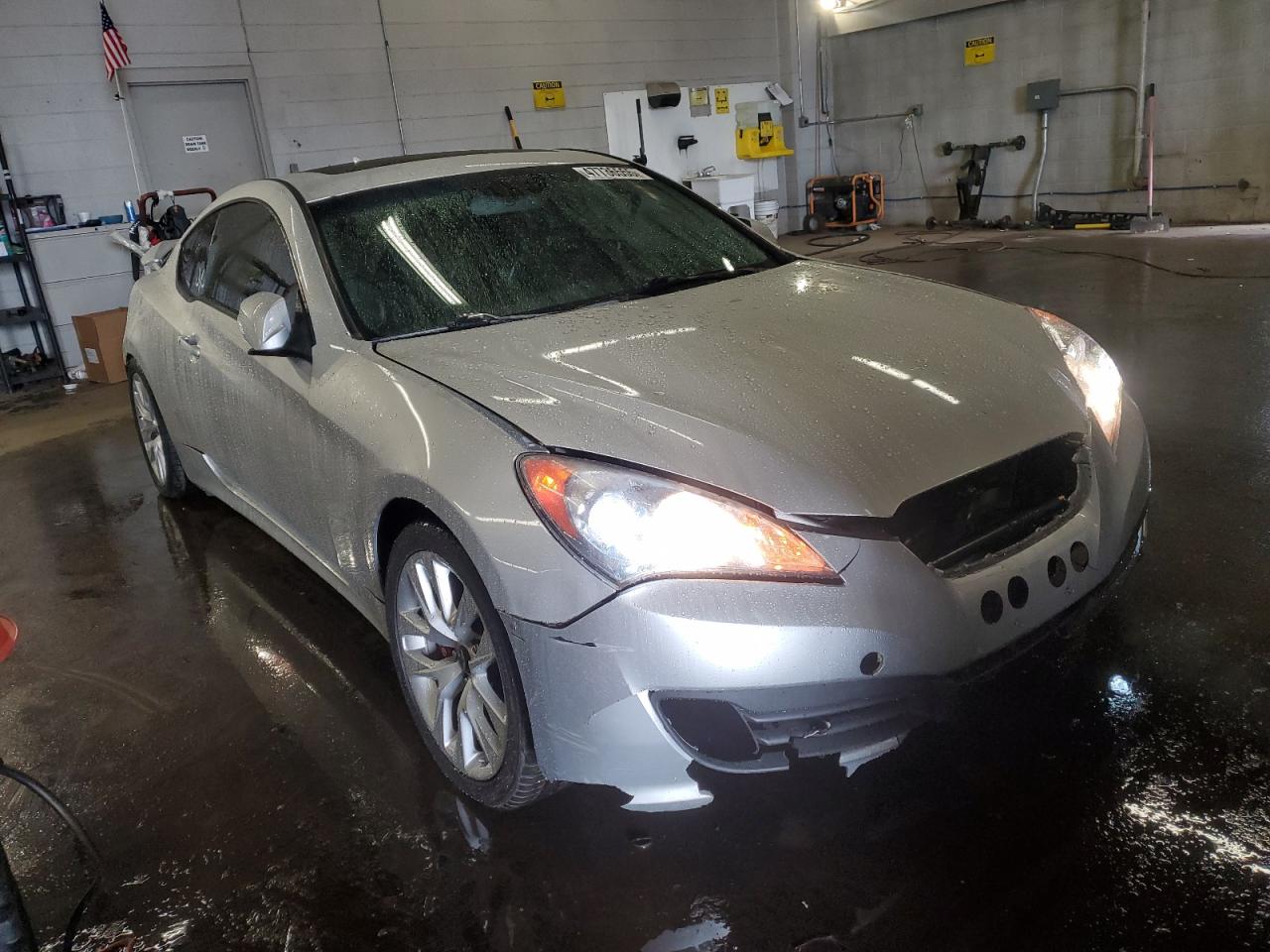 2010 Hyundai Genesis - Image 4