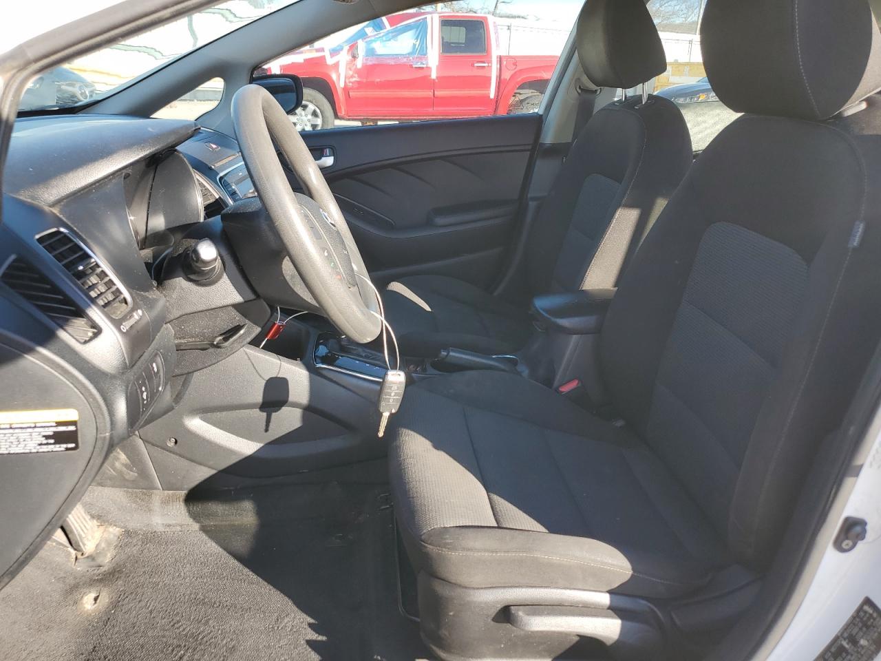 2017 Kia Forte - Image 7