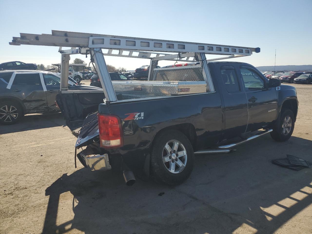 2010 GMC Sierra - Image 3