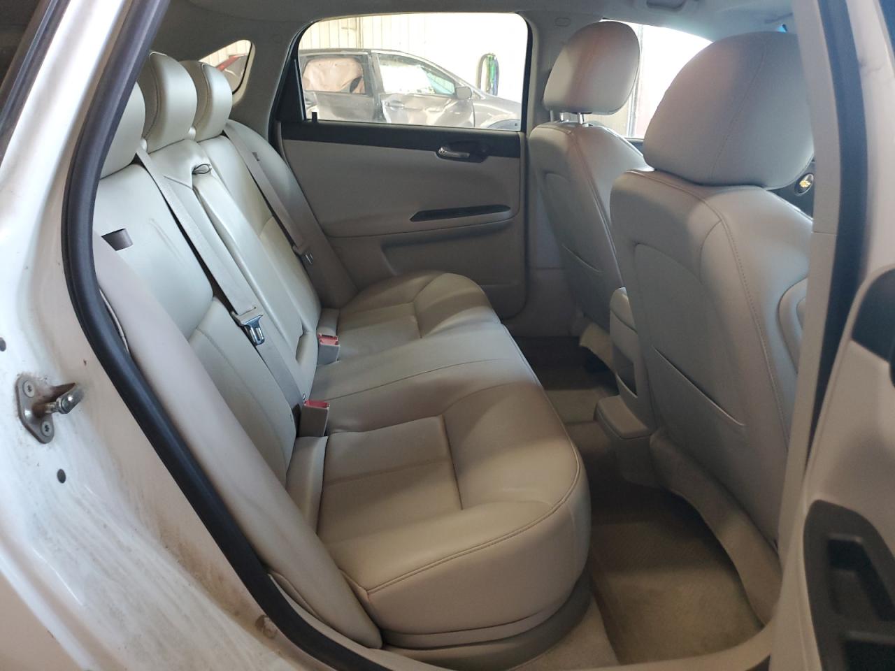 2010 Chevrolet Impala - Image 10