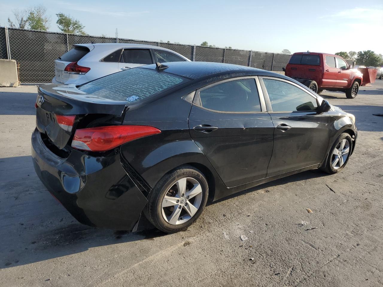 2013 Hyundai Elantra - Image 3