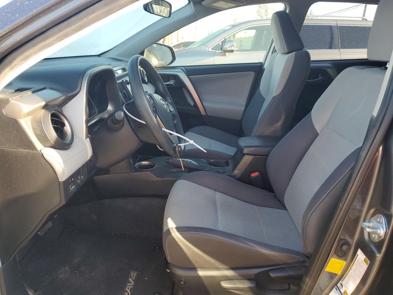 2015 Toyota RAV 4 - Image 7