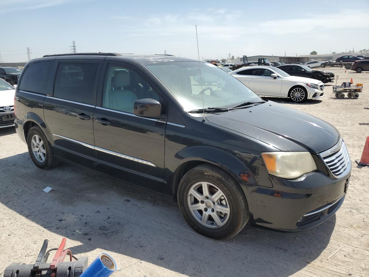 2013 Chrysler Town & Country - Image 4