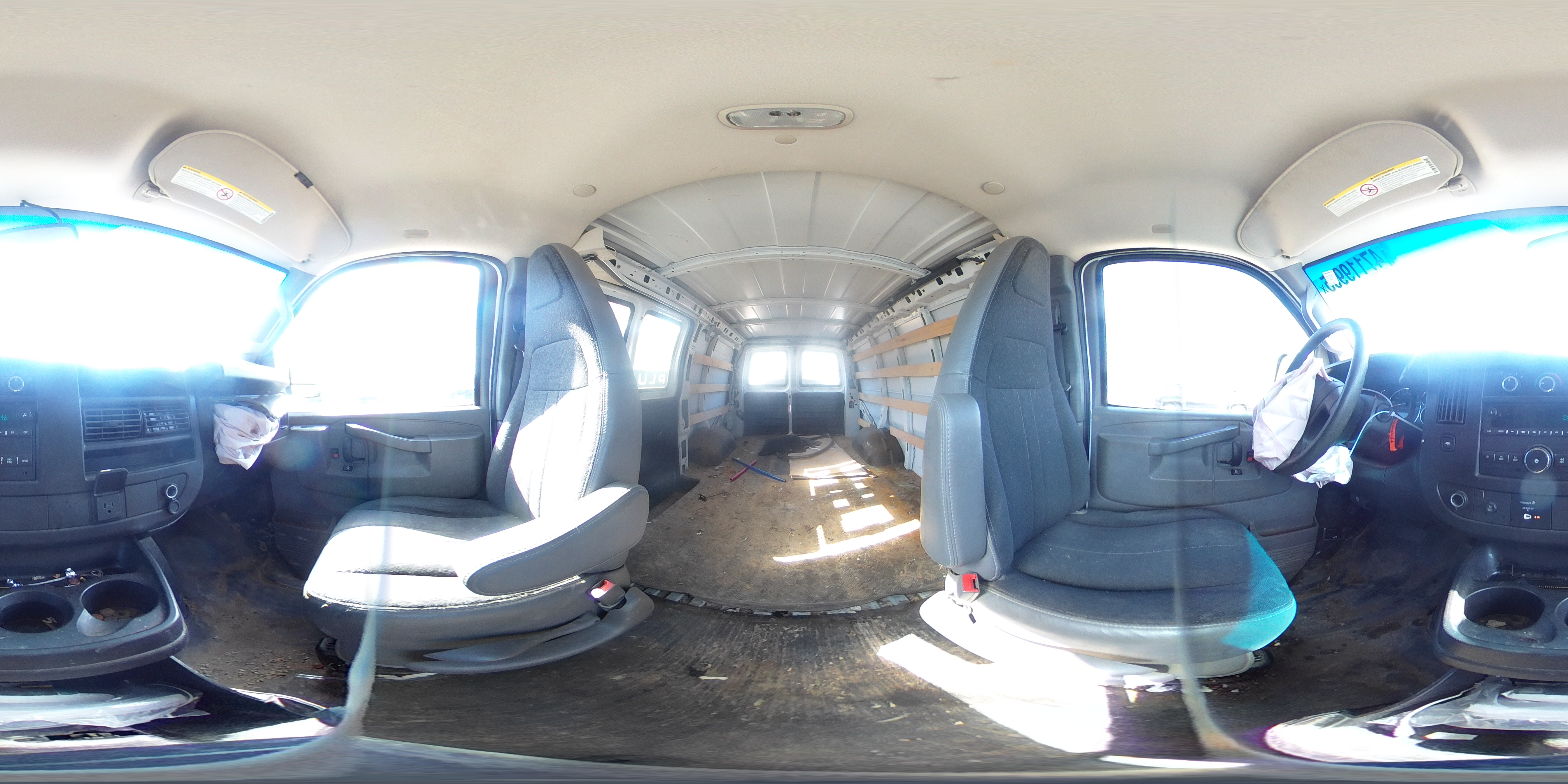2018 Chevrolet Express - Image 14