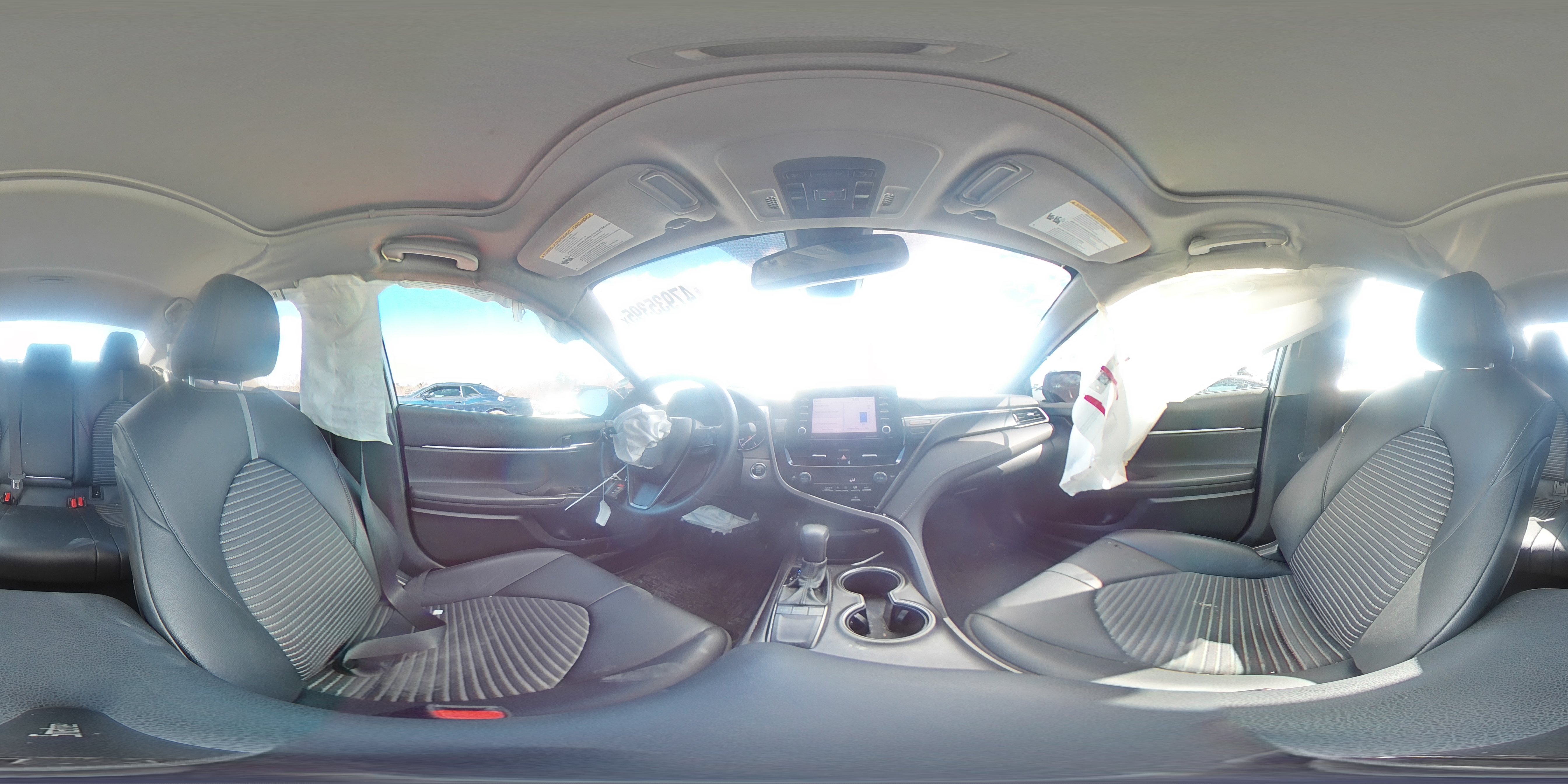 2022 Toyota Camry - Image 12
