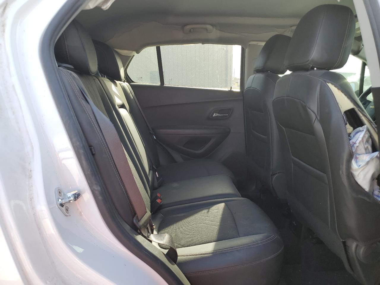 2022 Chevrolet Trax - Image 11