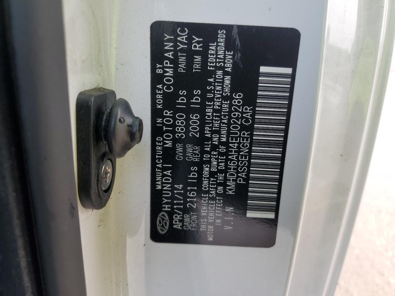 2014 Hyundai Elantra - Image 12