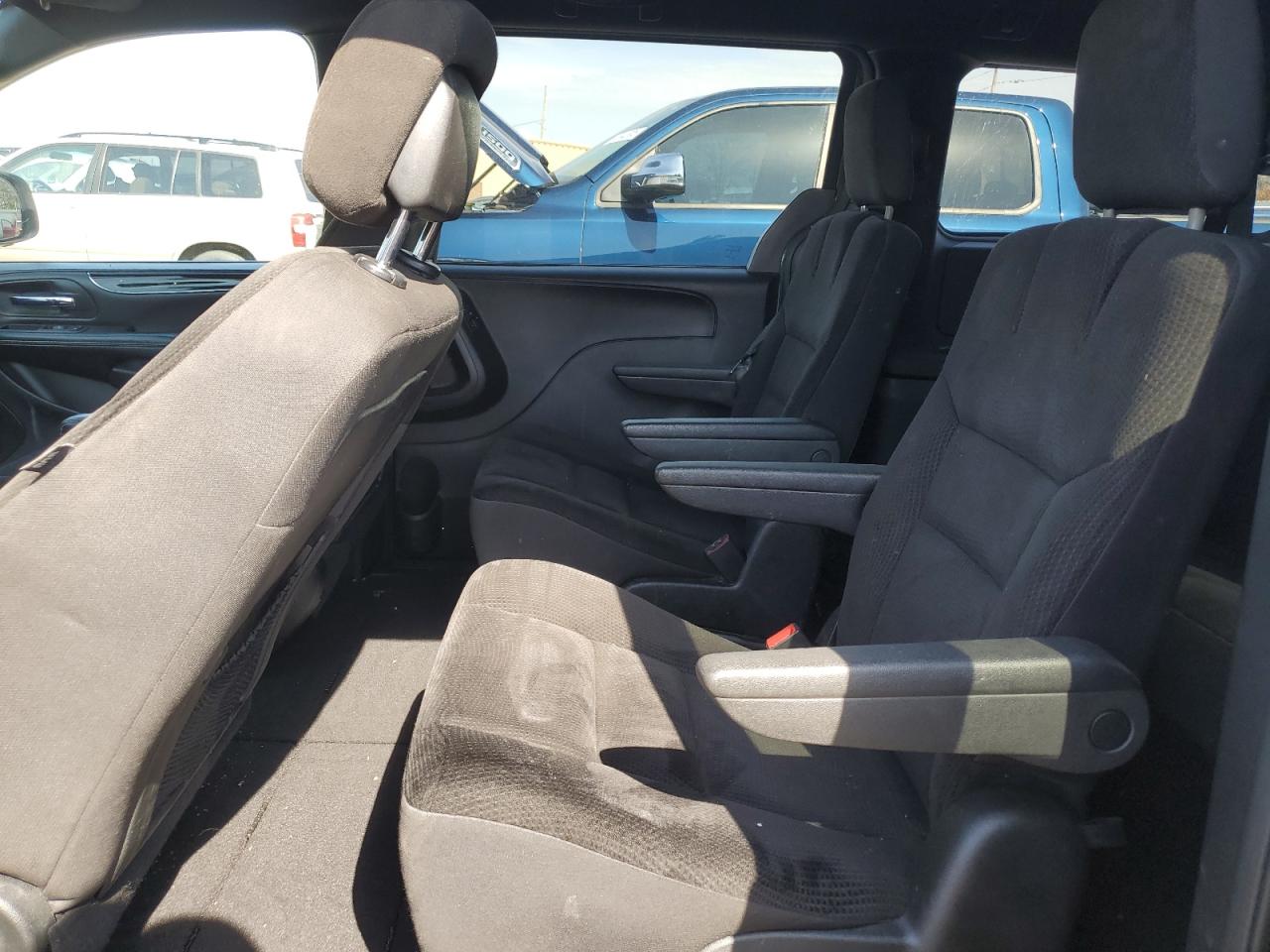 2018 Dodge Caravan - Image 11