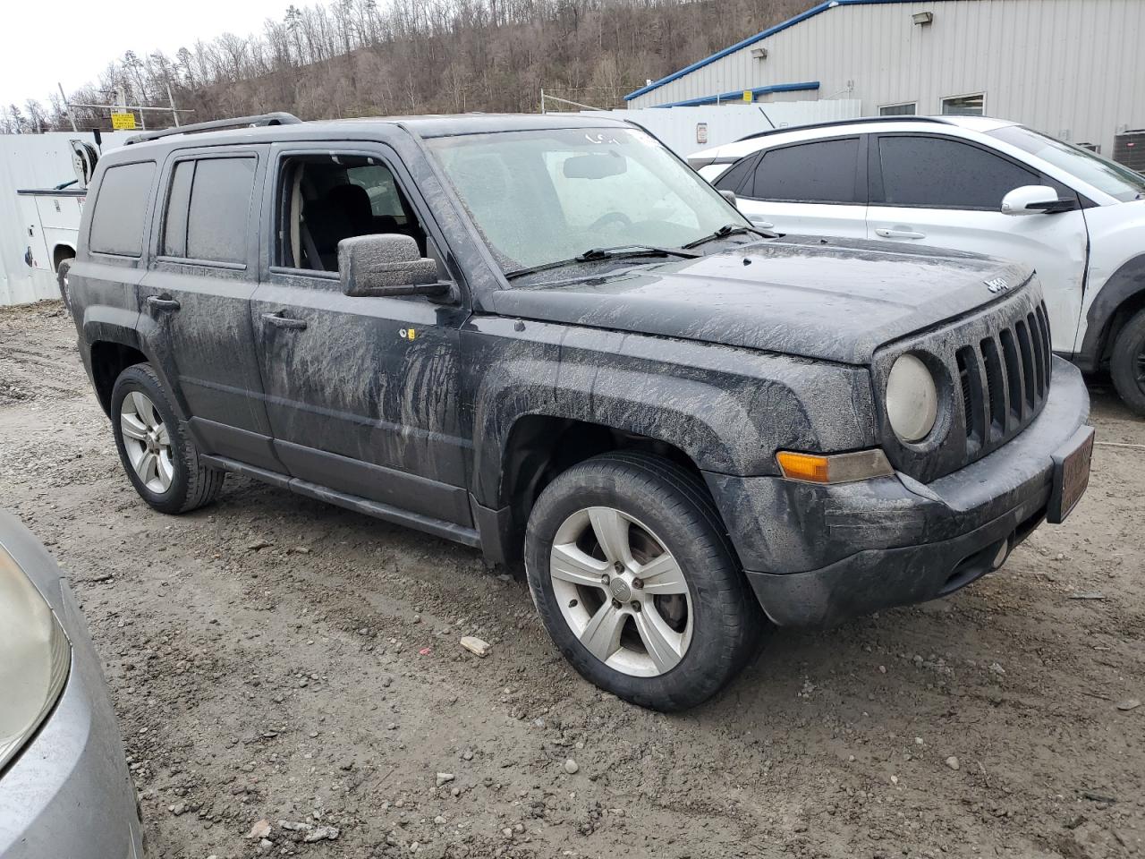 2017 Jeep Liberty (Patriot) - Image 4