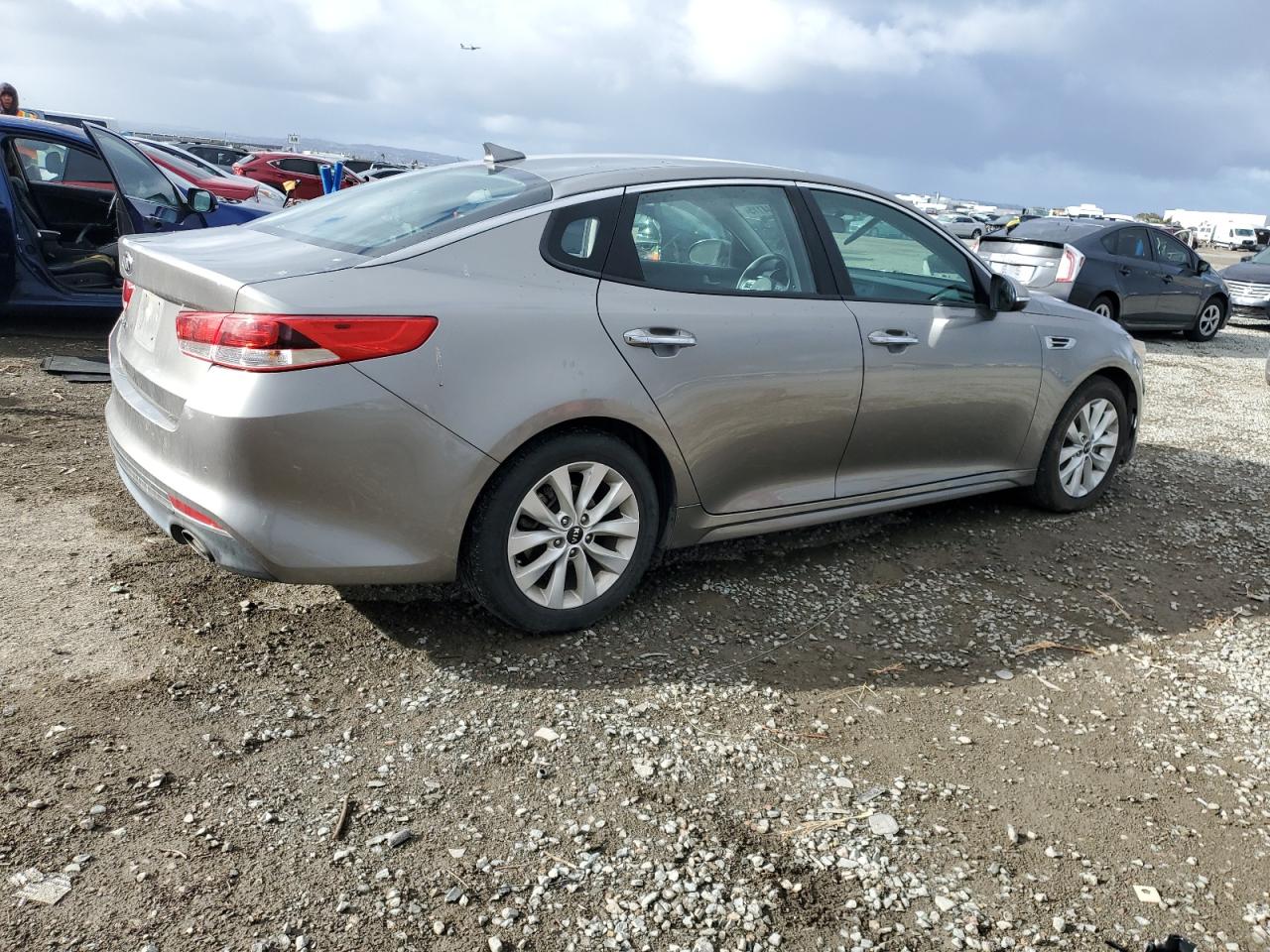 2018 Kia Optima - Image 3