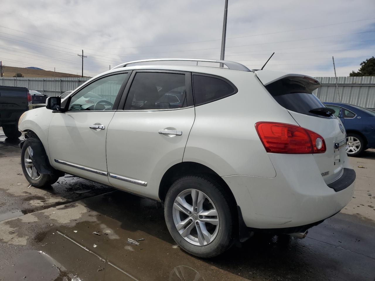 2013 Nissan Rogue - Image 2