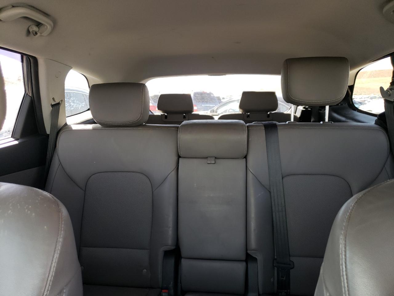 2017 Hyundai Santa Fe - Image 10
